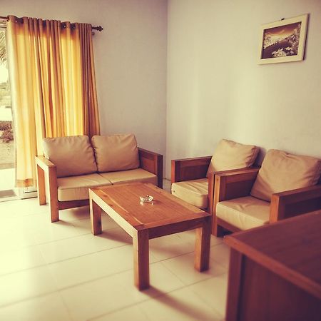 Turtle Beach Hotel Ujunggenteng Екстер'єр фото