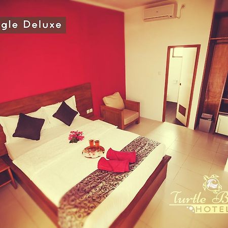 Turtle Beach Hotel Ujunggenteng Екстер'єр фото