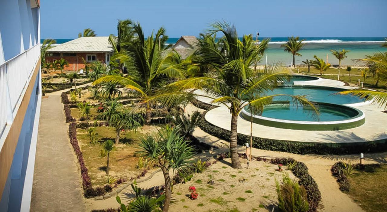 Turtle Beach Hotel Ujunggenteng Номер фото