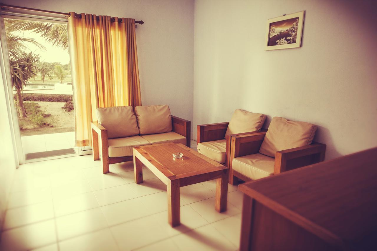 Turtle Beach Hotel Ujunggenteng Екстер'єр фото