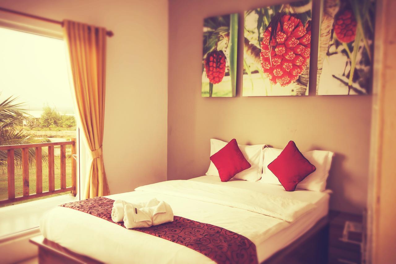 Turtle Beach Hotel Ujunggenteng Екстер'єр фото