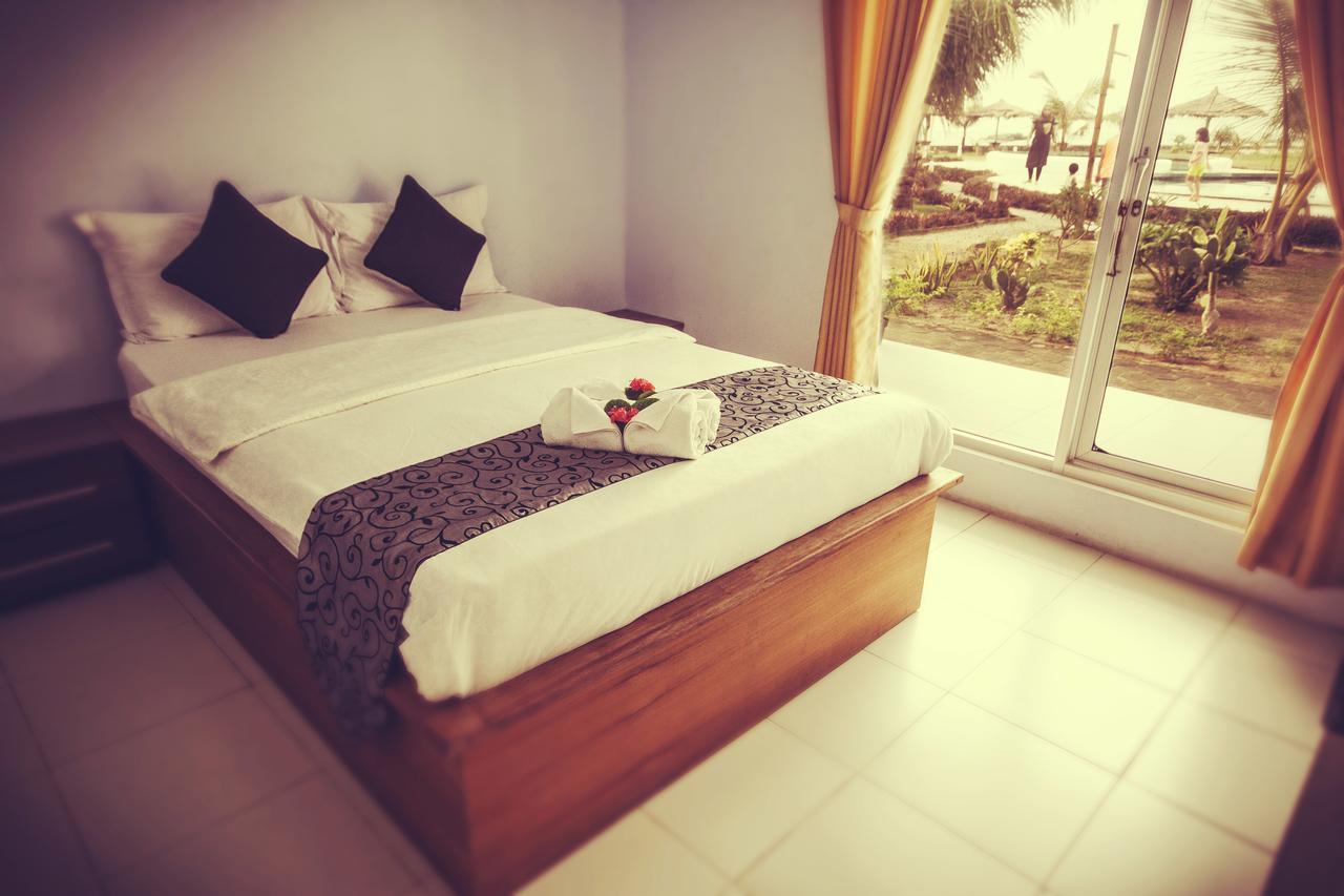 Turtle Beach Hotel Ujunggenteng Екстер'єр фото