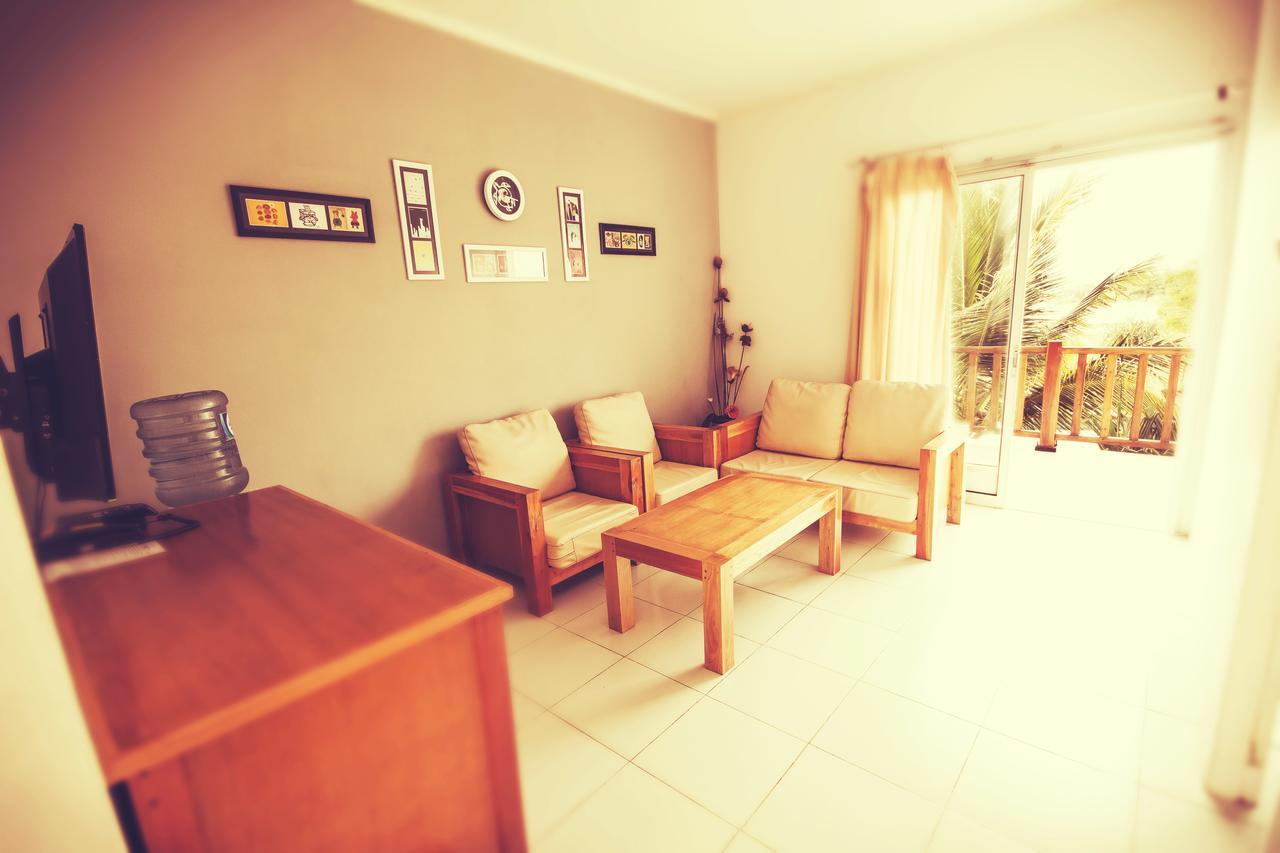 Turtle Beach Hotel Ujunggenteng Екстер'єр фото