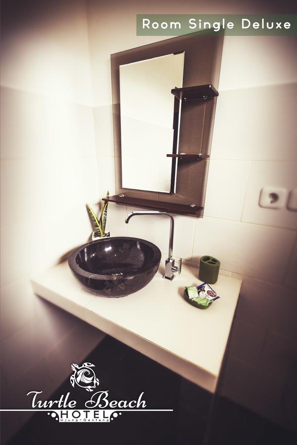 Turtle Beach Hotel Ujunggenteng Екстер'єр фото